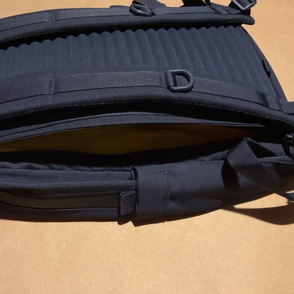 Topo Designs Tech Daypack 20L - Picture 7 of 9